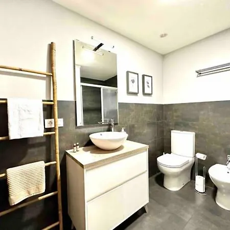 Torre De Hercules Town Apartment *