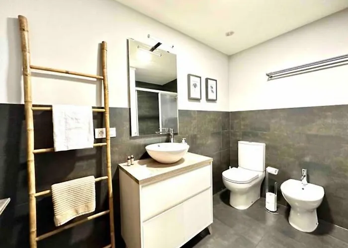 Torre De Hercules Town Apartment *